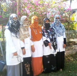 2 hijabi doctors